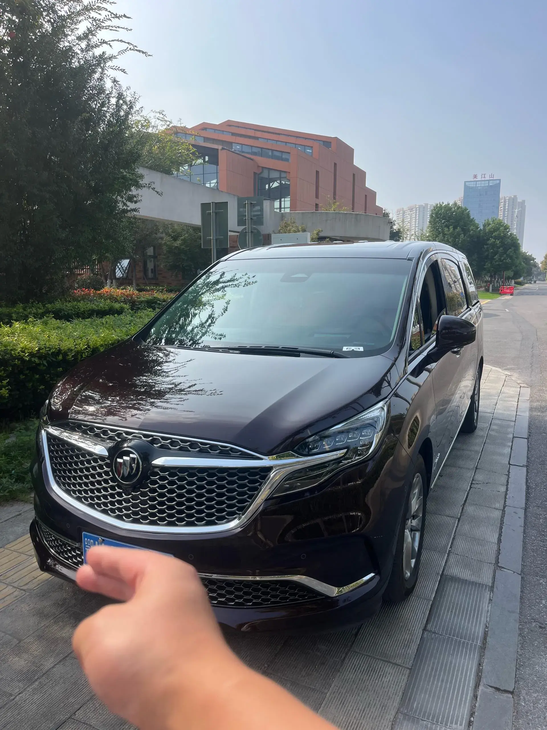 2021 BUICK GL8 view 1