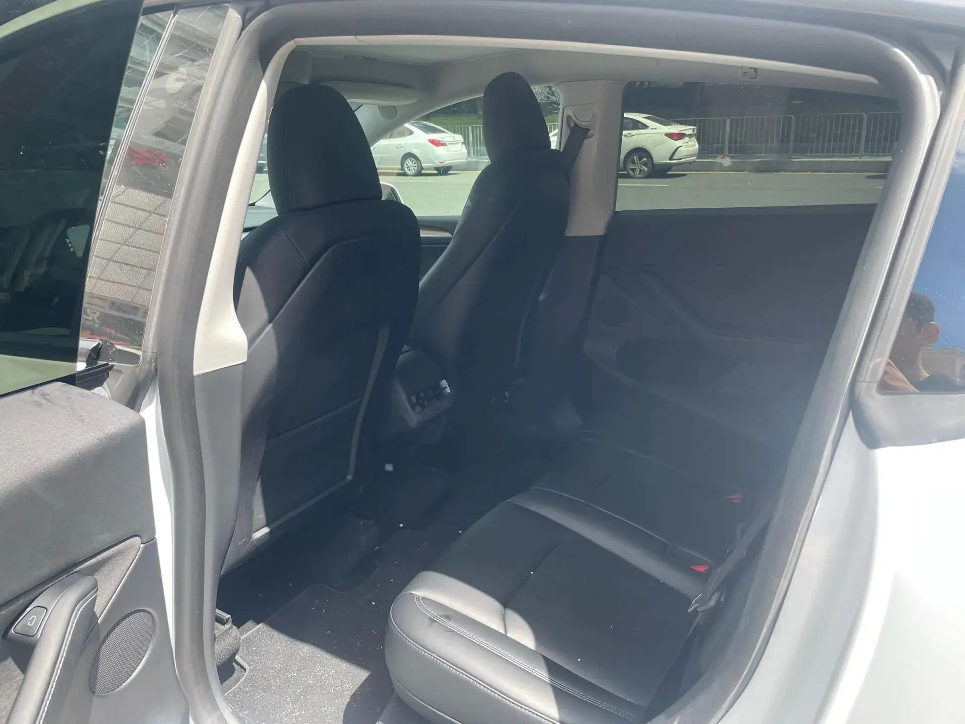 2022 TESLA MODEL thumbnail 3