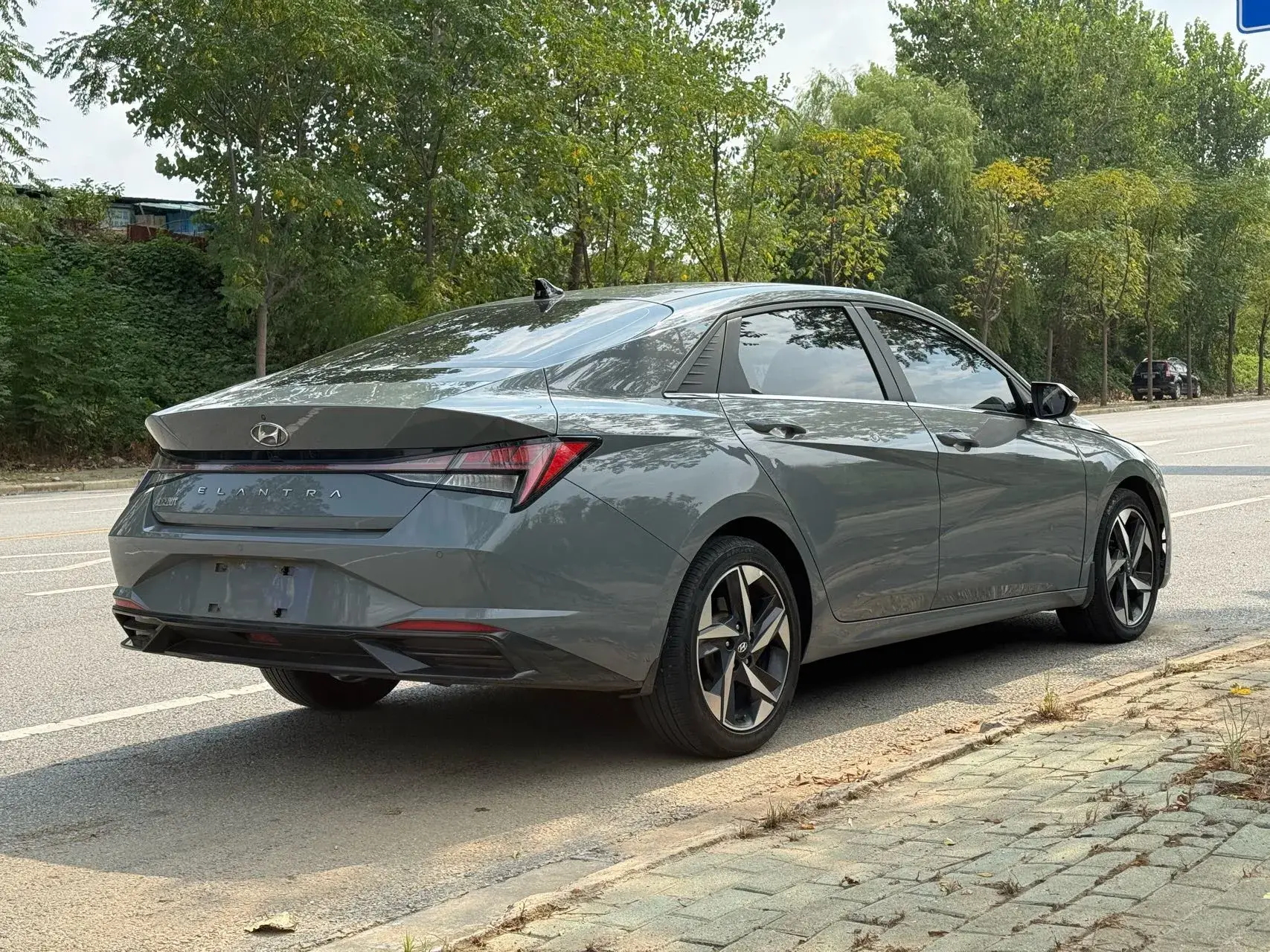 2021 HYUNDAI ELANTRA thumbnail 4
