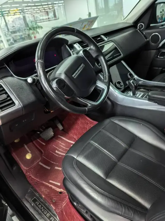 2019 LAND ROVER thumbnail 4