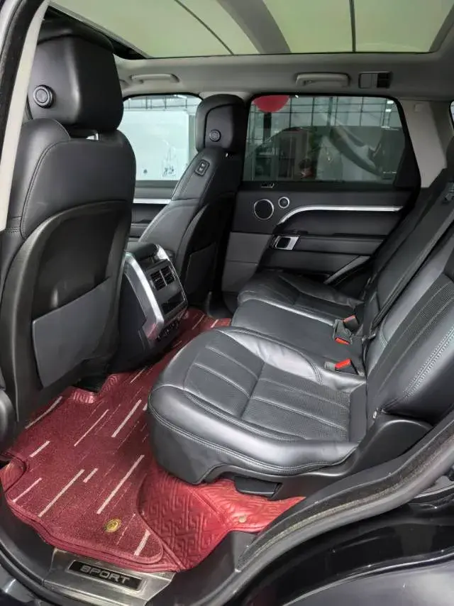 2019 LAND ROVER thumbnail 3