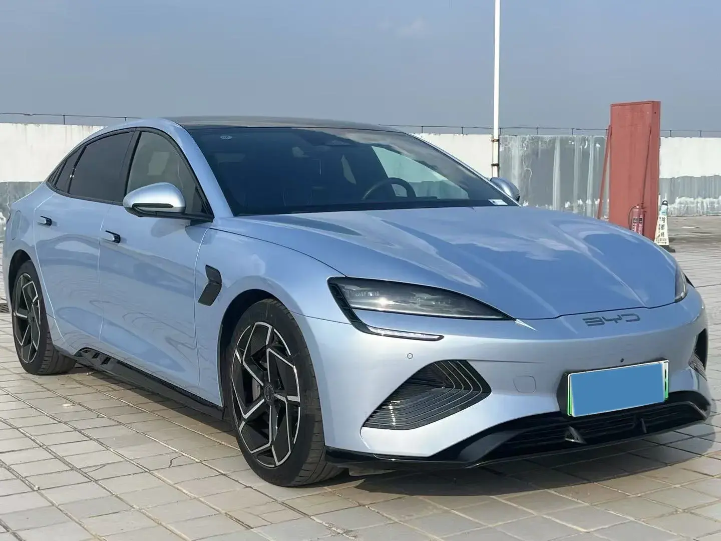 2023 BYD SEAL thumbnail 3