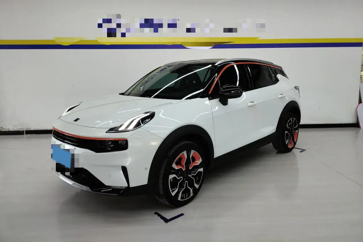 2020 LYNK&CO 06 view 1