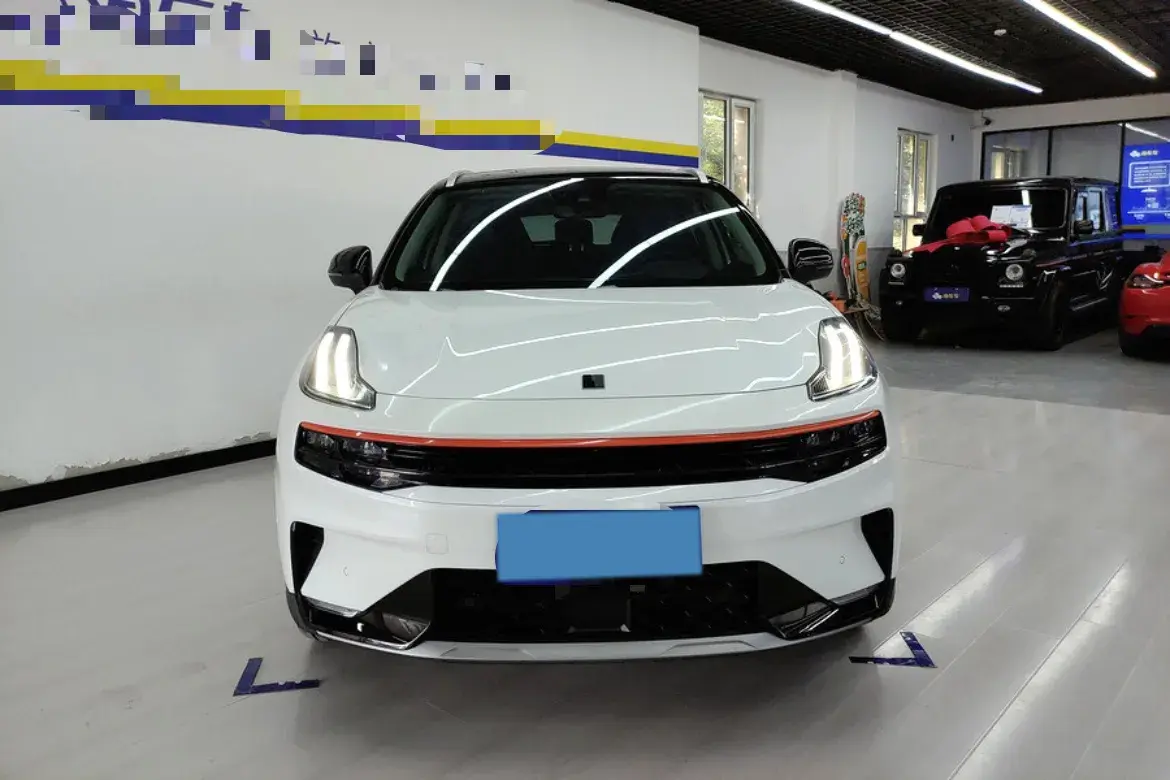 2020 LYNK&CO 06 thumbnail 3