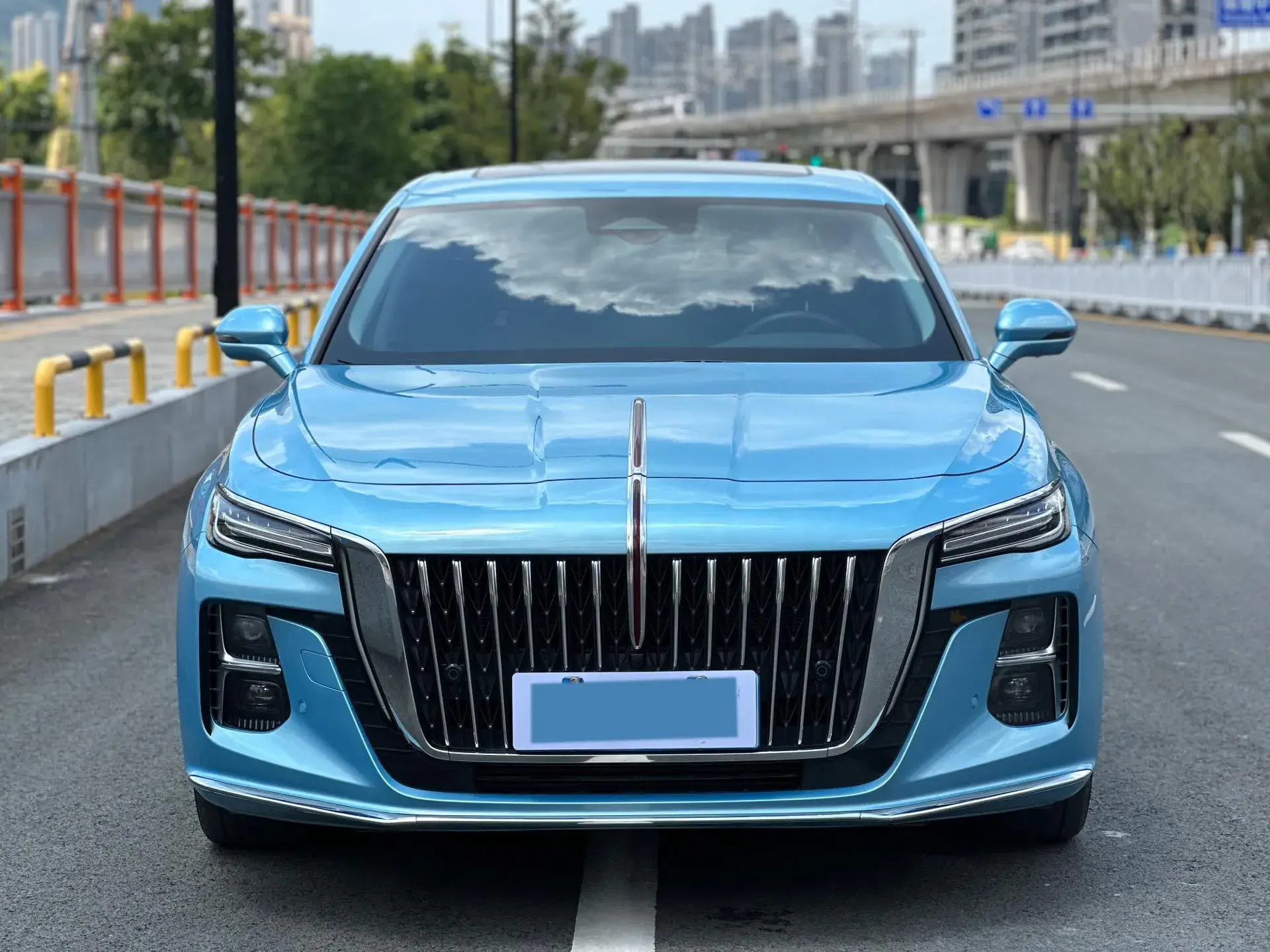 2023 HONGQI H5 thumbnail 2
