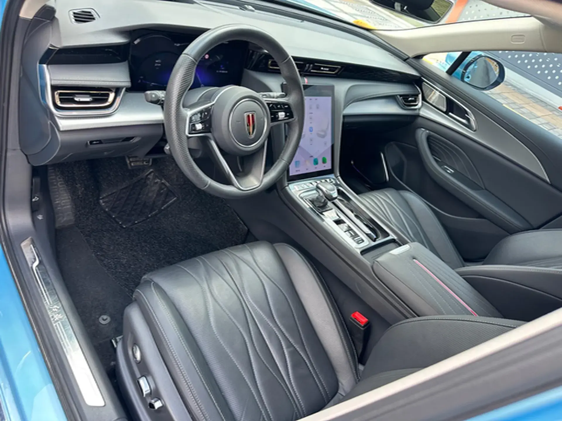 2023 HONGQI H5 thumbnail 4