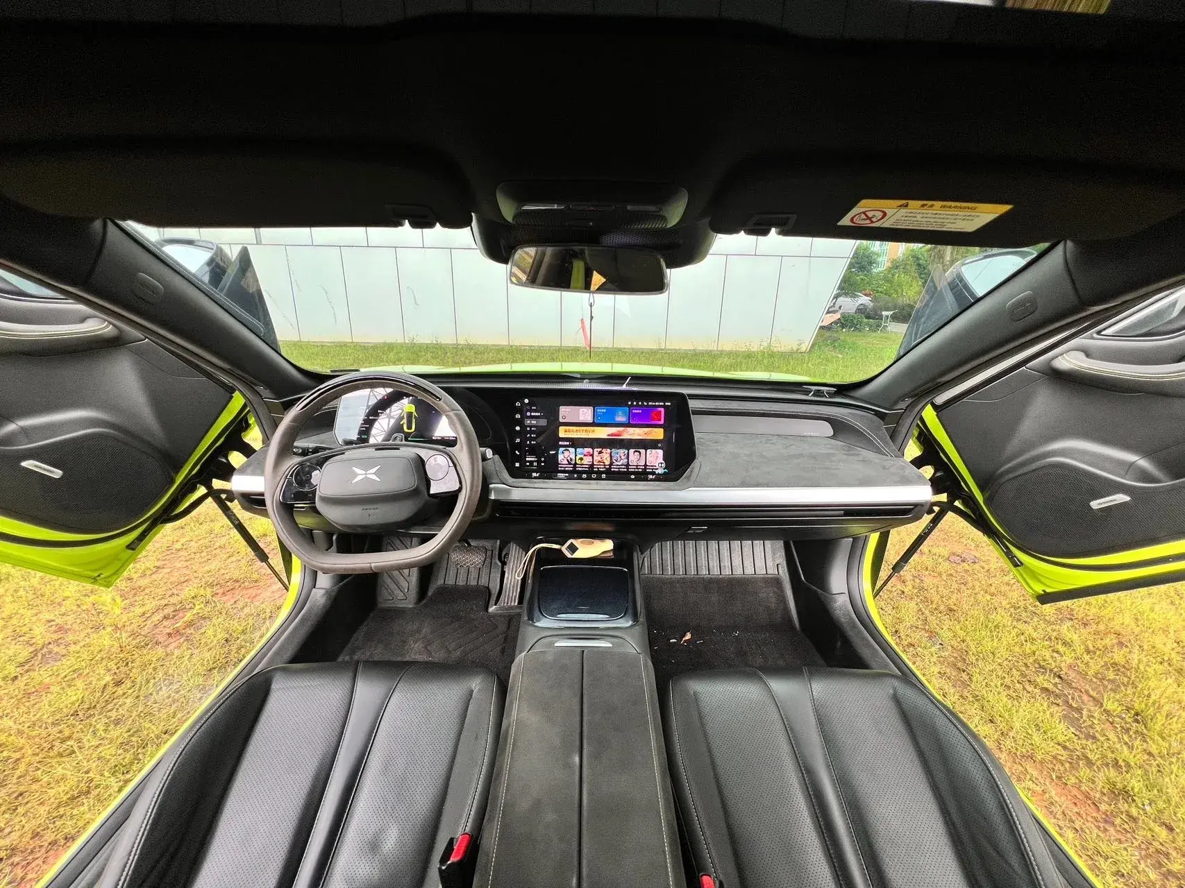 2021 XPENG P7 thumbnail 3