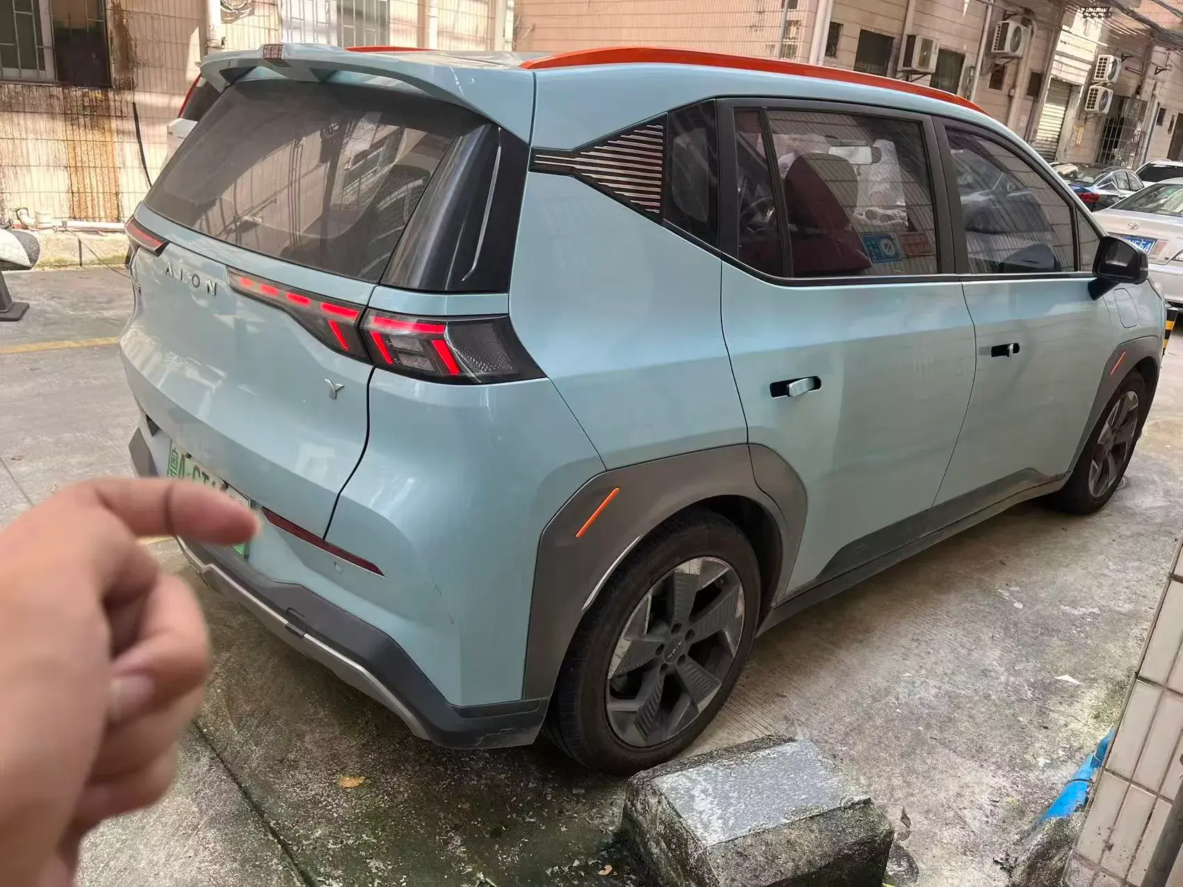 2021 AION Y thumbnail 2