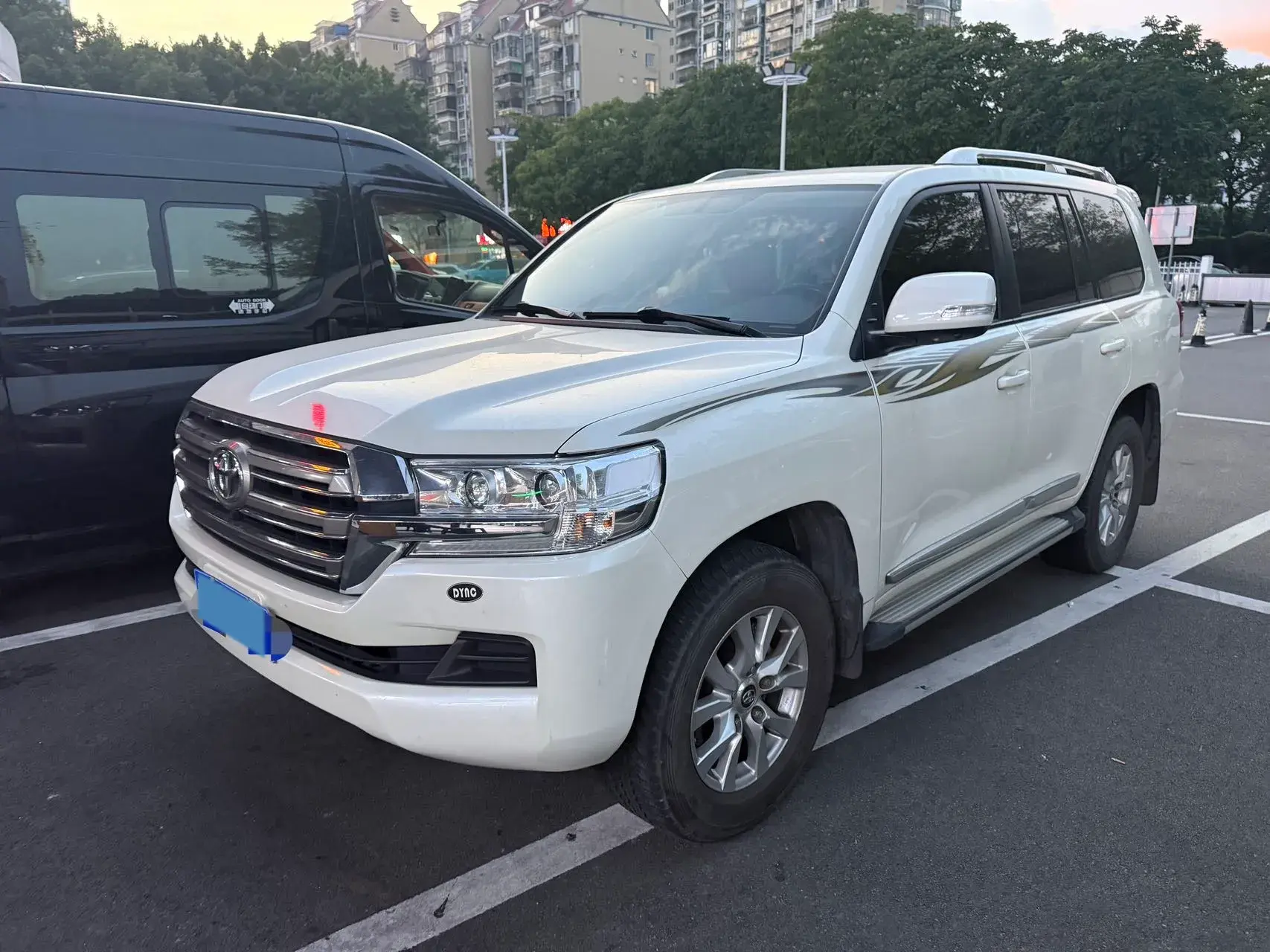 2019 CHEVROLET TRAX view 1