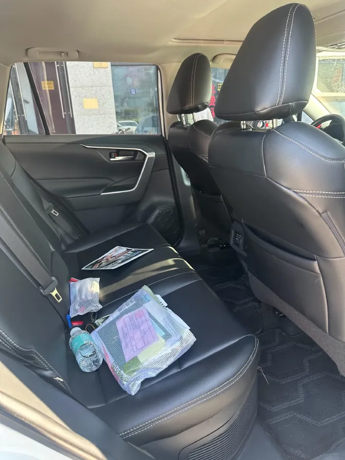 2022 Toyota RAV4 Hybird E+ 2.5L 180HP L4 E-CVT PHEV 15.984KWH,autocango,china used car exporter,china ev exporter,chinese used car exporter,chinese used ev exporter