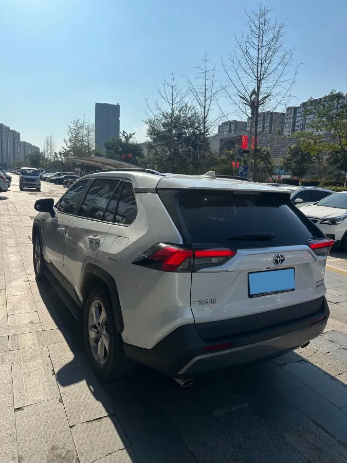 2022 Toyota RAV4 Hybird E+ 2.5L 180HP L4 E-CVT PHEV 15.984KWH,autocango,china used car exporter,china ev exporter,chinese used car exporter,chinese used ev exporter