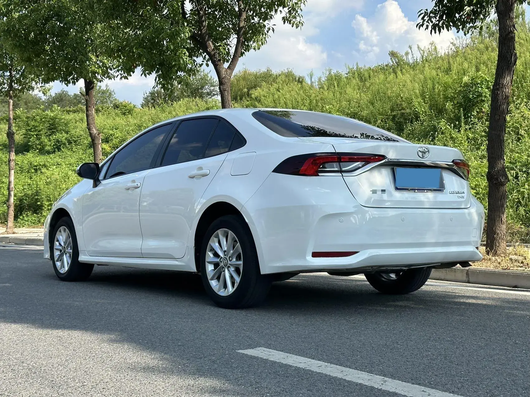 2021 TOYOTA COROLLA thumbnail 3