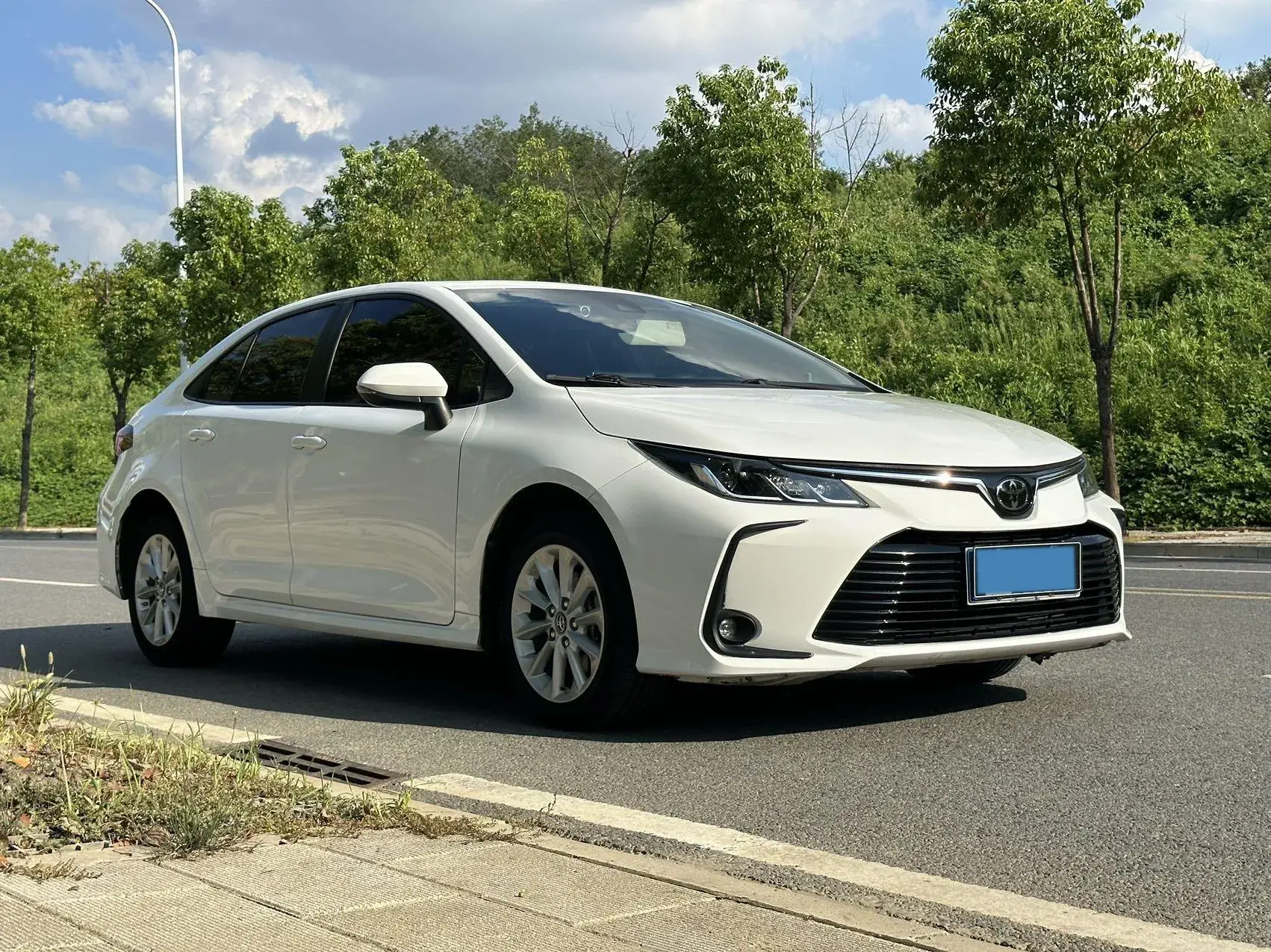 2021 TOYOTA COROLLA thumbnail 2