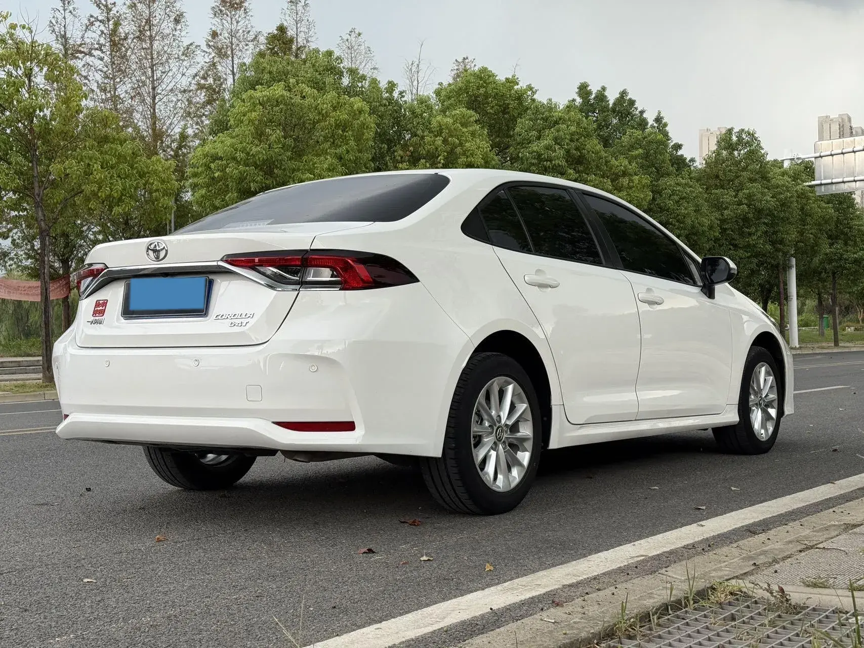 2021 TOYOTA COROLLA thumbnail 4