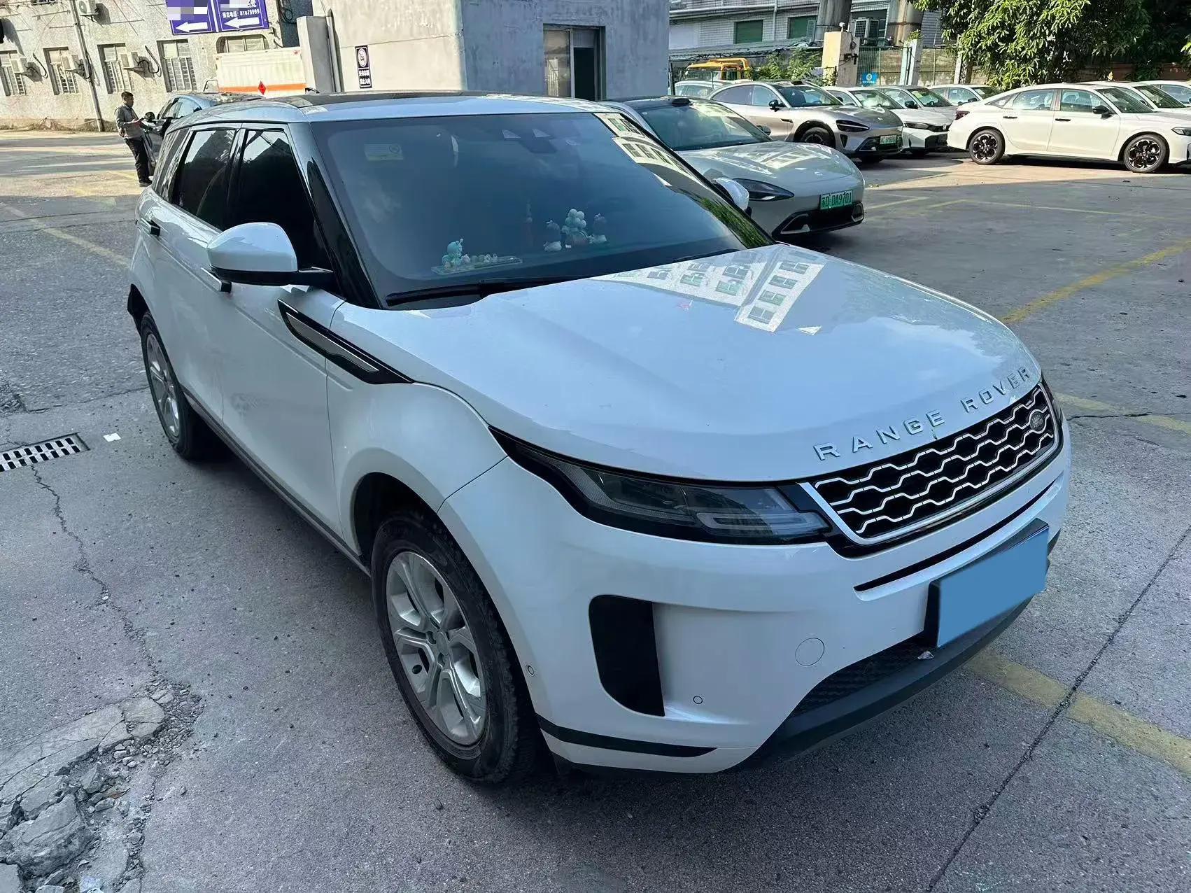 2020 LAND ROVER thumbnail 3