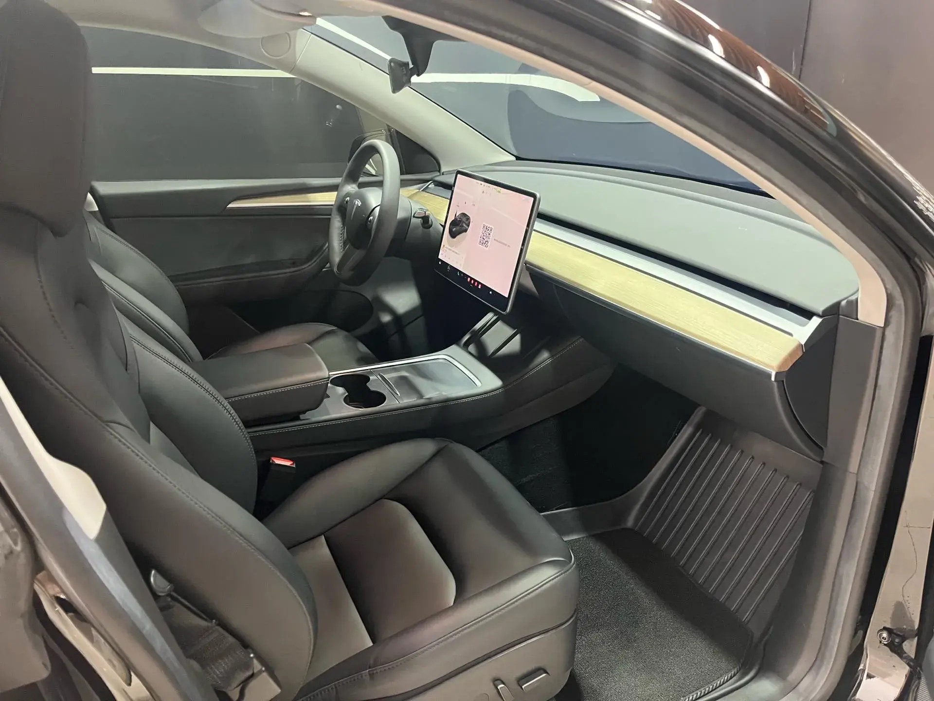 2022 TESLA MODEL thumbnail 3