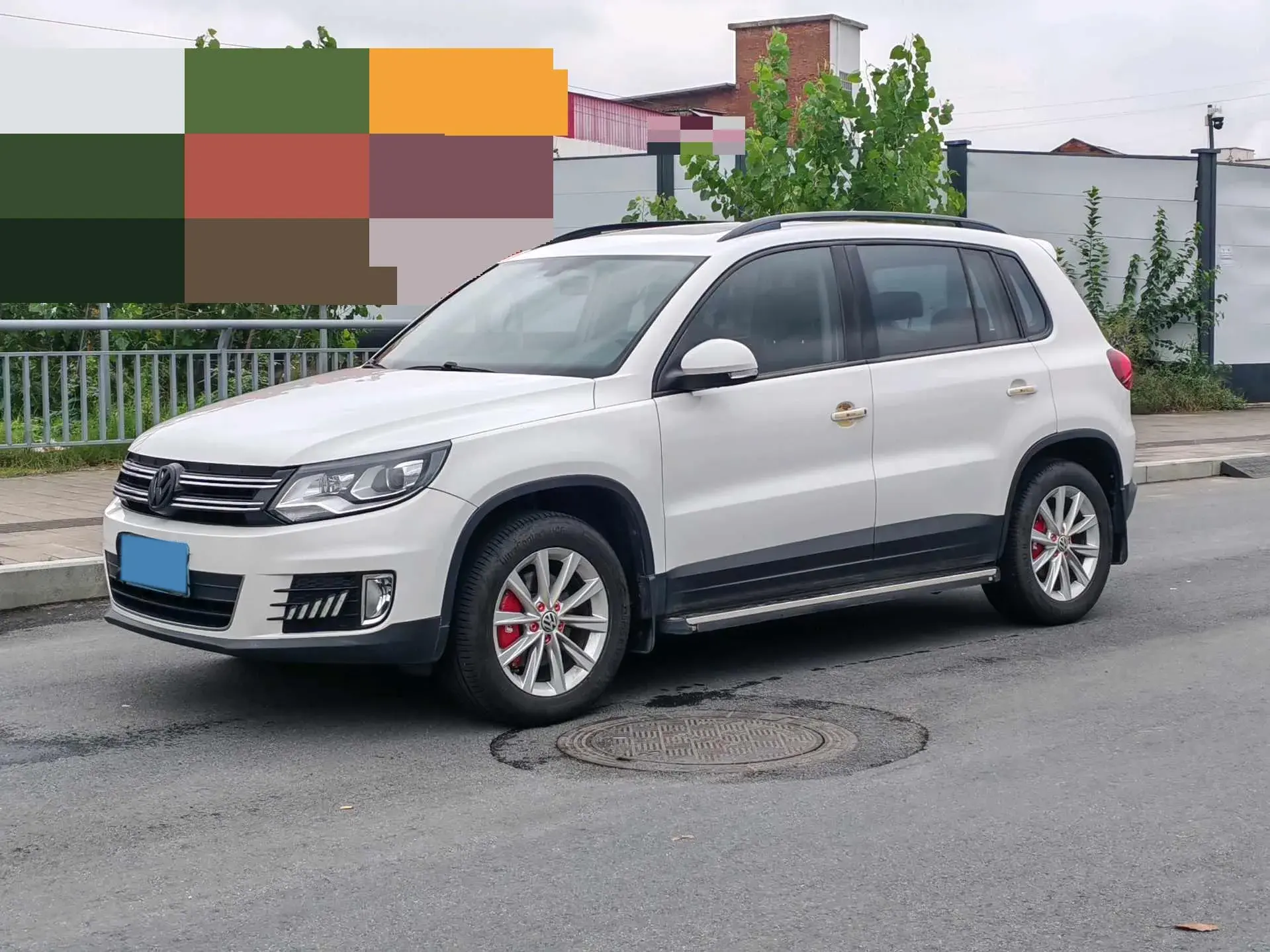 2017 VOLKSWAGEN TIGUAN view 1