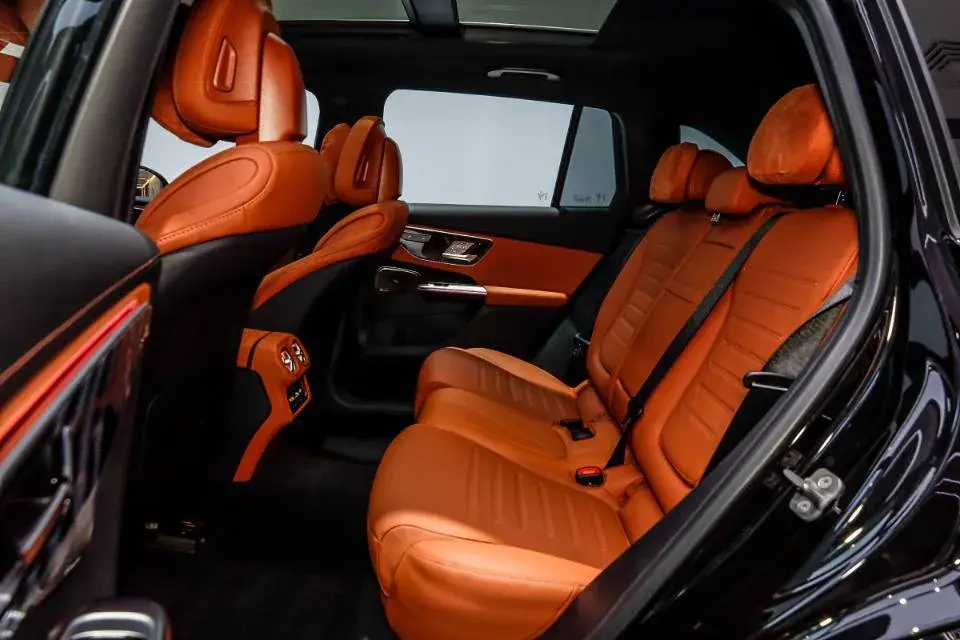 2025 MERCEDES-BENZ GLC thumbnail 3