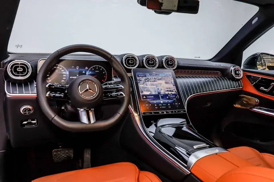 2025 MERCEDES-BENZ GLC thumbnail 4