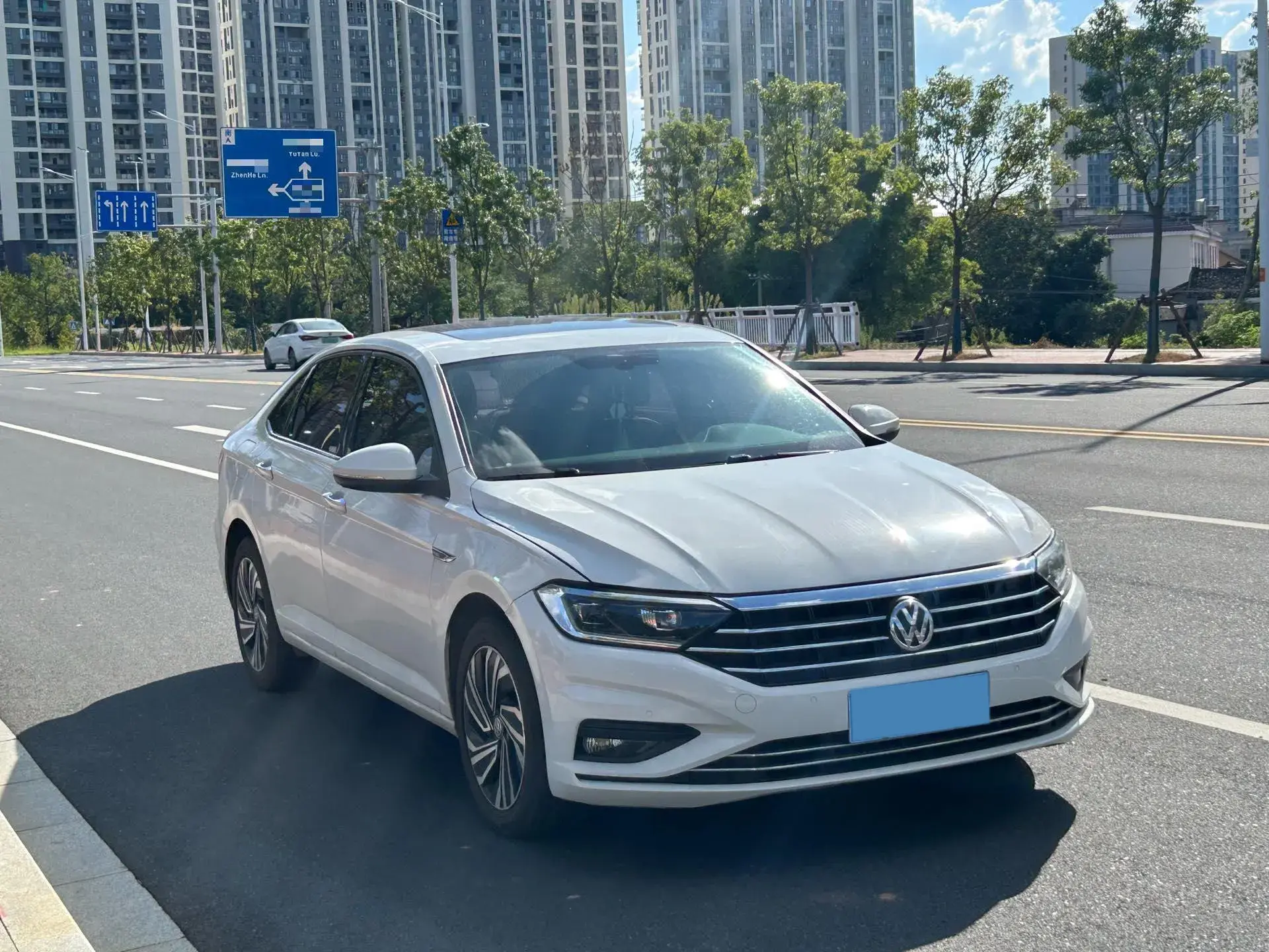 2020 VOLKSWAGEN SAGITAR thumbnail 3