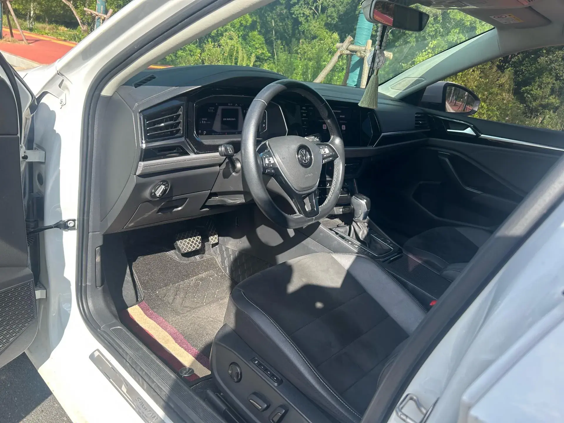 2020 VOLKSWAGEN SAGITAR thumbnail 4