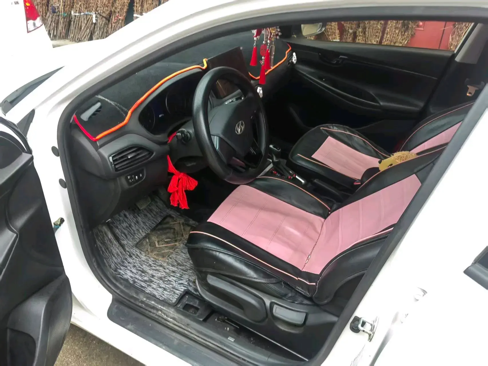 2018 HYUNDAI CELESTA thumbnail 3