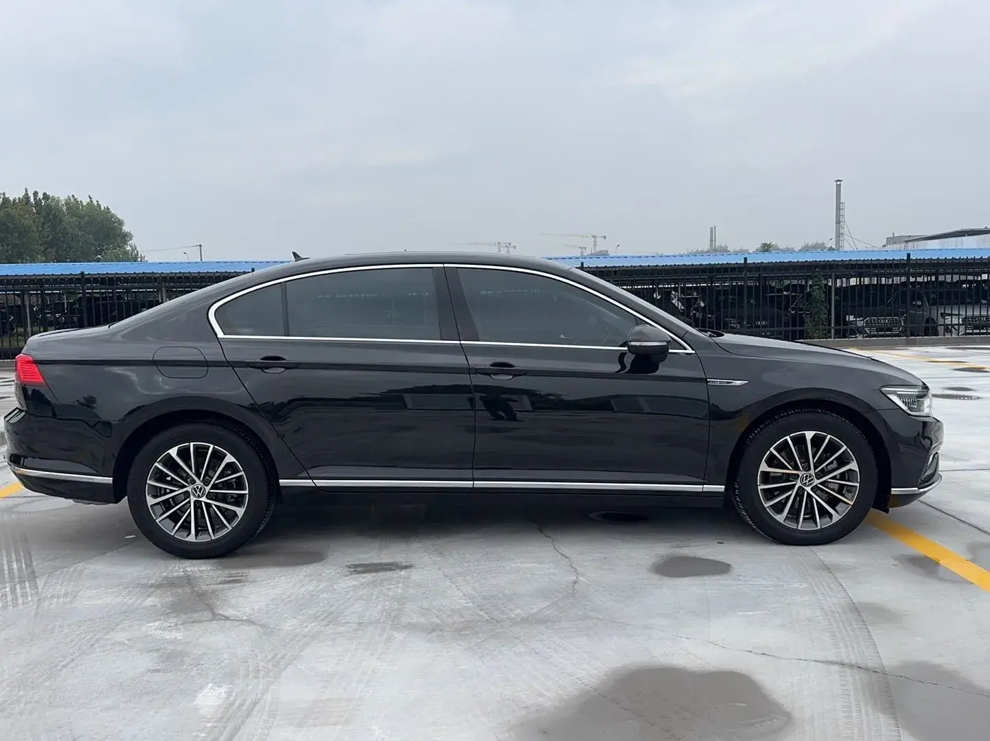 2020 VOLKSWAGEN MAGOTAN thumbnail 3