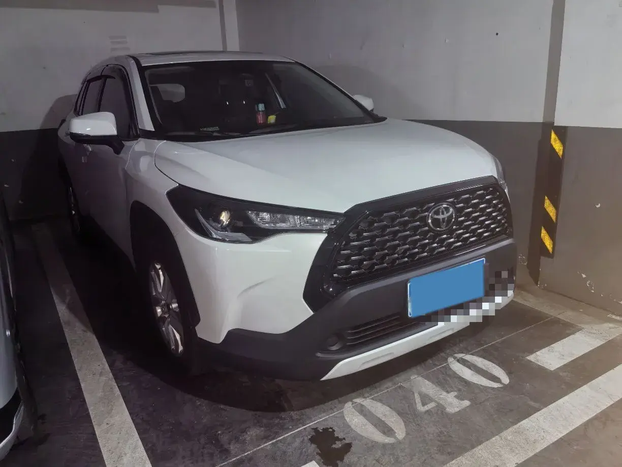 2024 TOYOTA COROLLA thumbnail 3