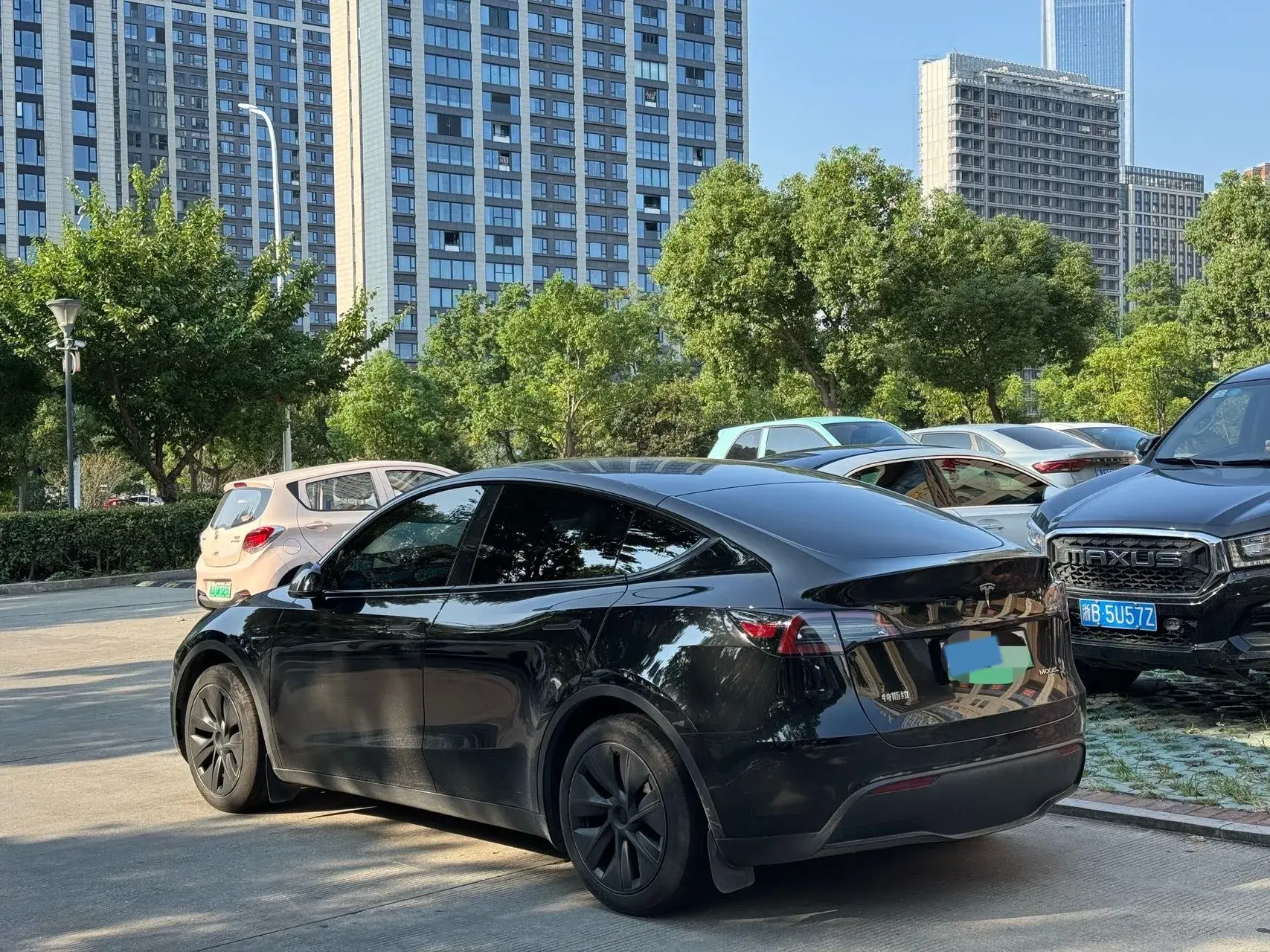 2023 TESLA MODEL thumbnail 4