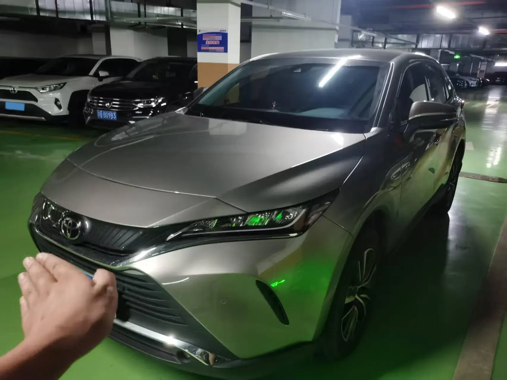 2023 TOYOTA HARRIER view 1