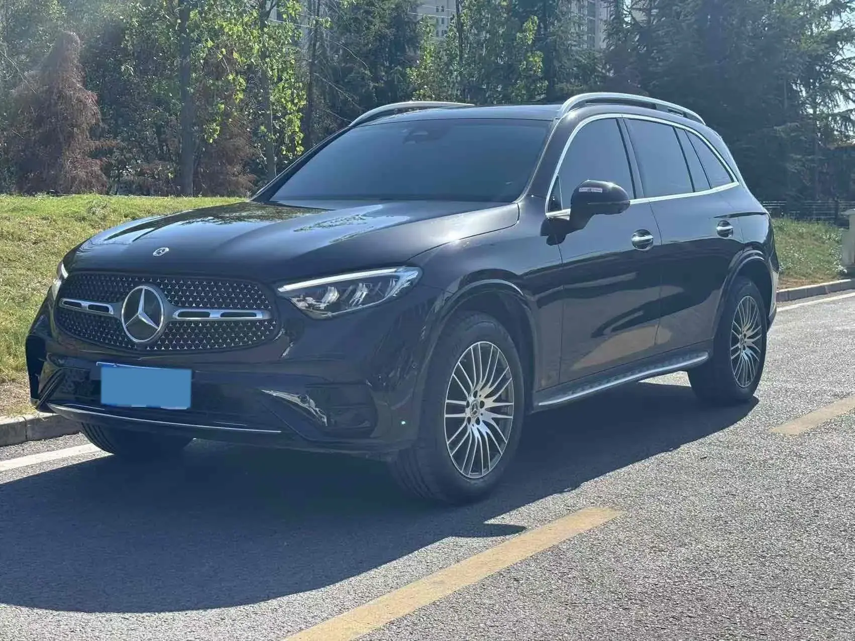 2023 MERCEDES-BENZ GLC view 1