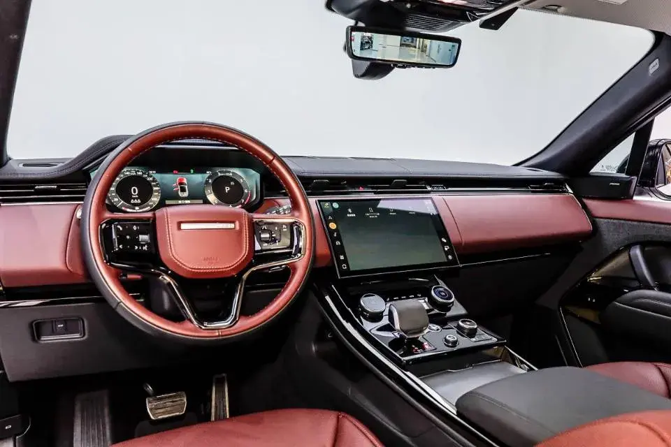 2023 LAND ROVER thumbnail 3