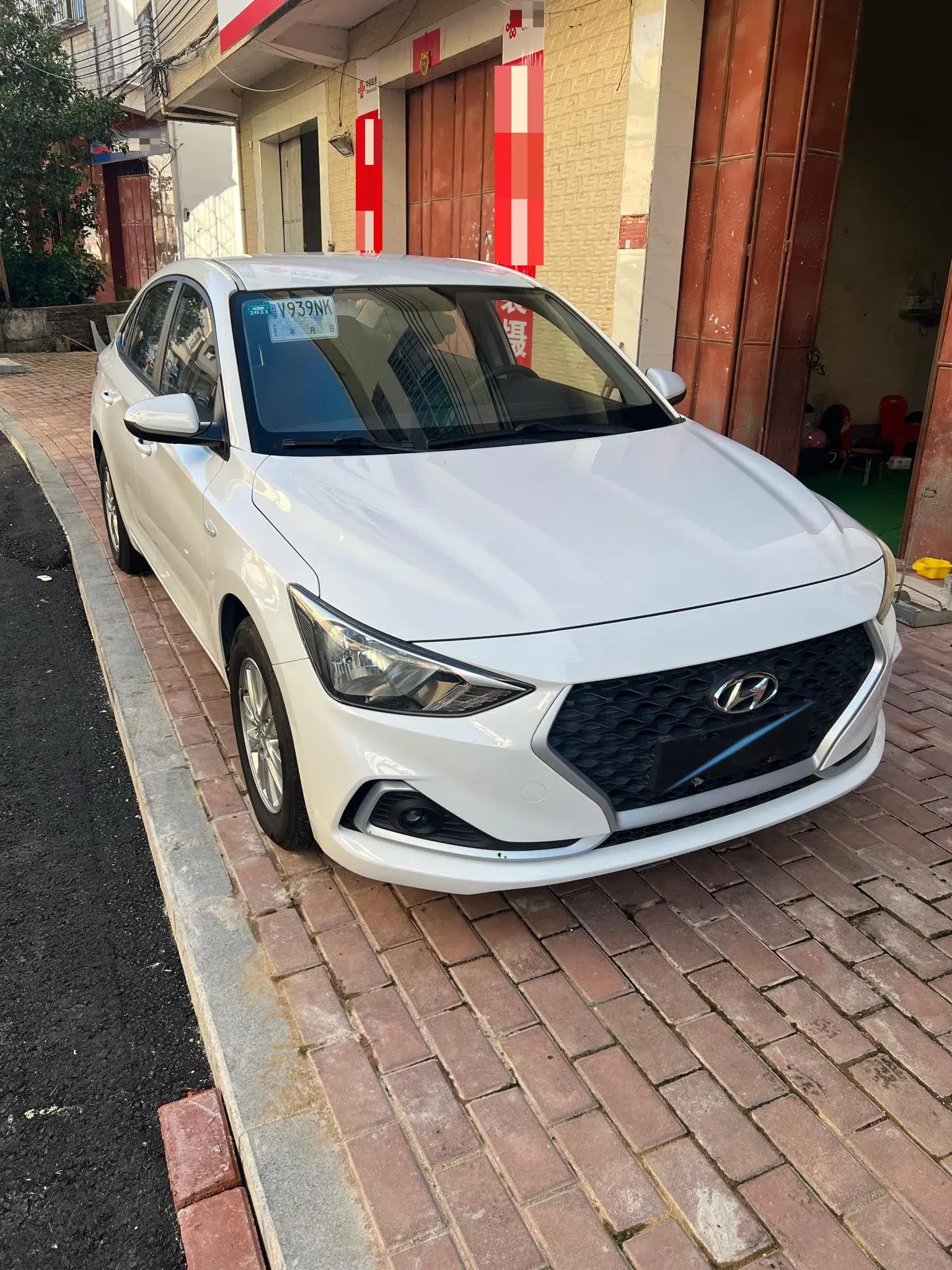 2017 HYUNDAI CELESTA thumbnail 3