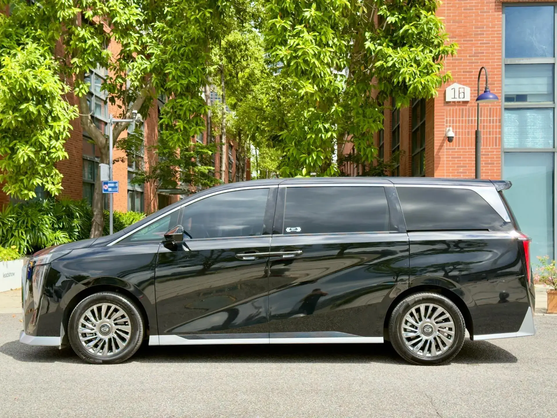 2023 GAC TRUMPCHI thumbnail 2