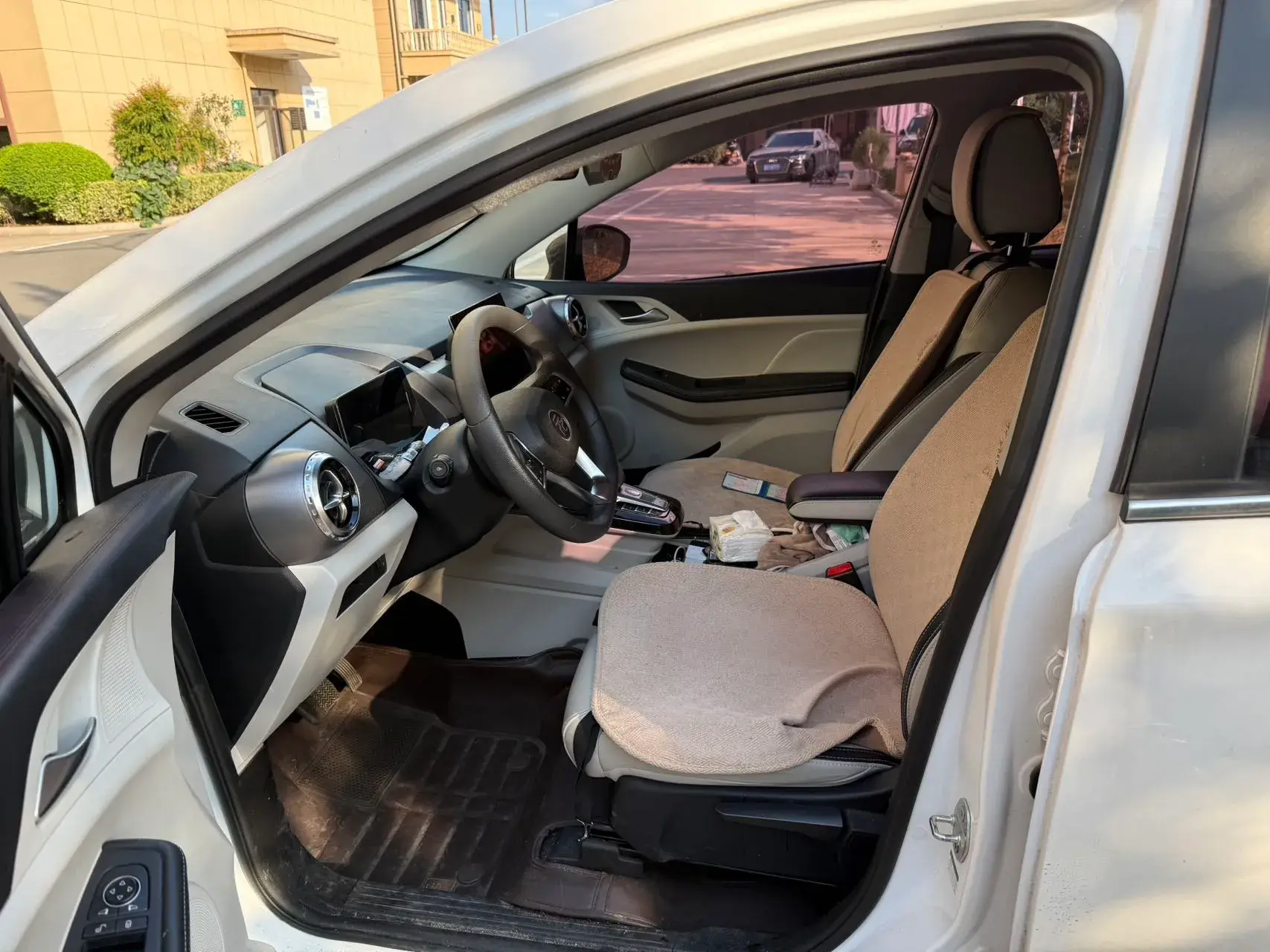 2021 BYD YUAN thumbnail 4