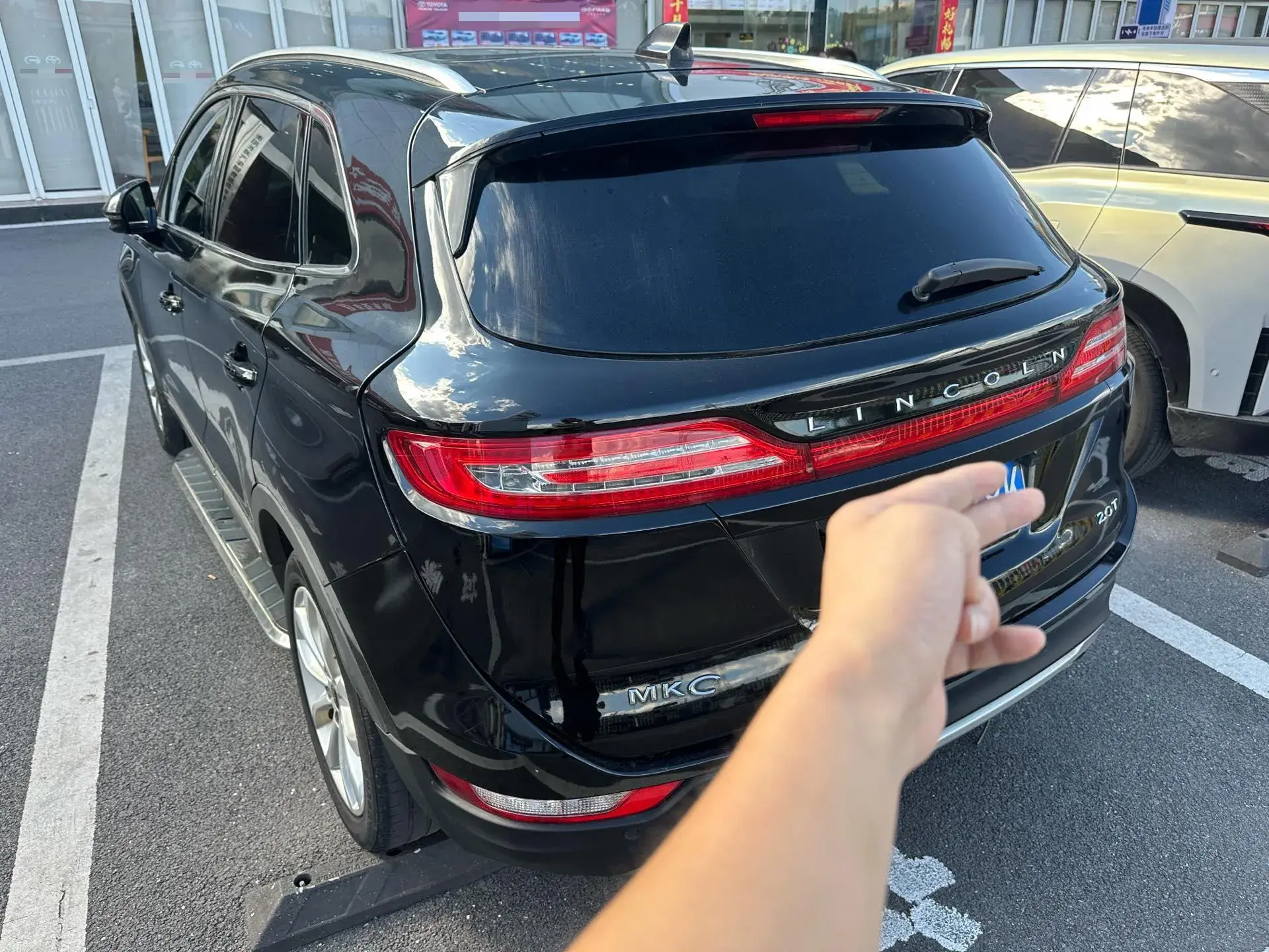 2017 LINCOLN MKC thumbnail 2