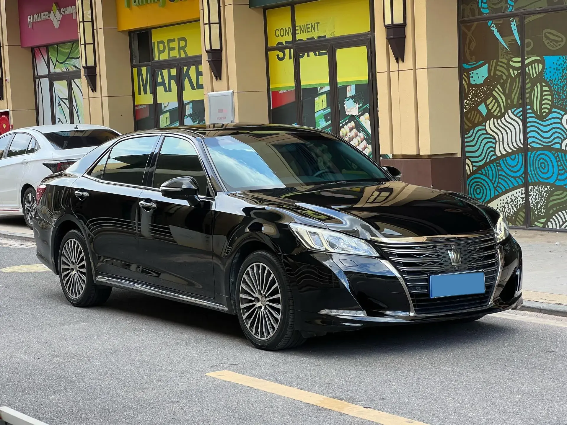 2018 TOYOTA CROWN thumbnail 3