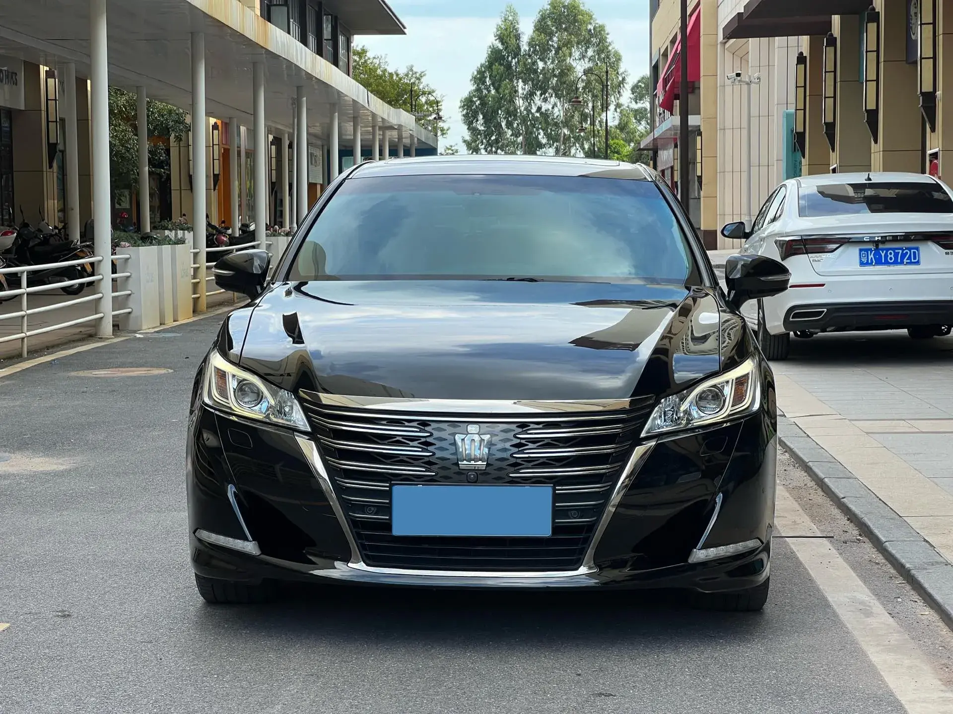 2018 TOYOTA CROWN thumbnail 2