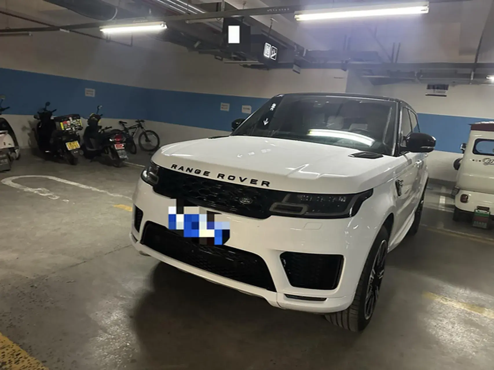 2021 LAND ROVER view 1