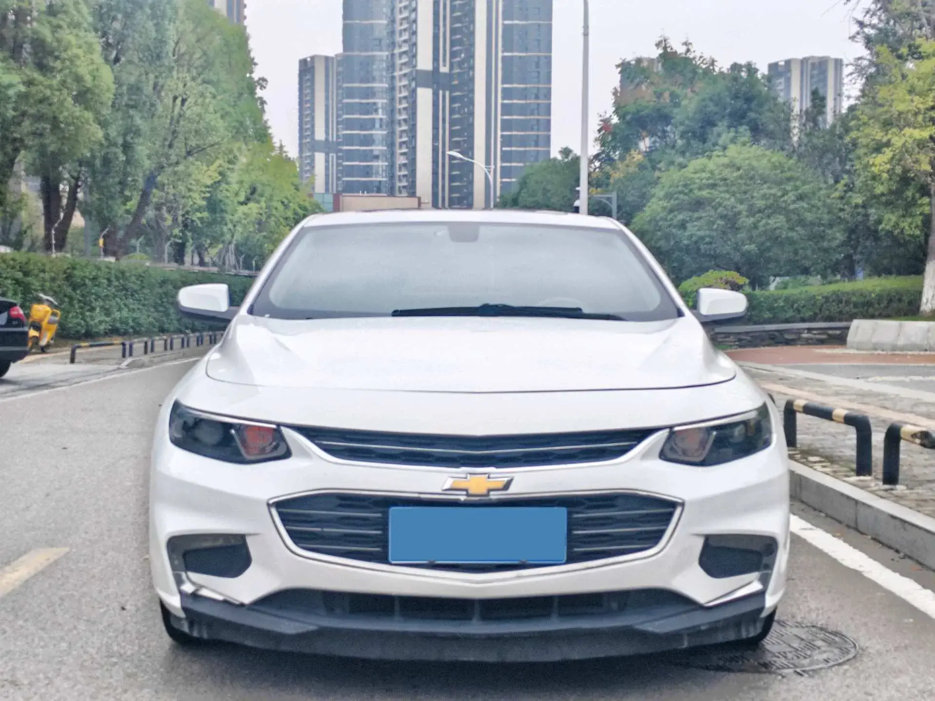 2018 CHEVROLET MALIBU thumbnail 2