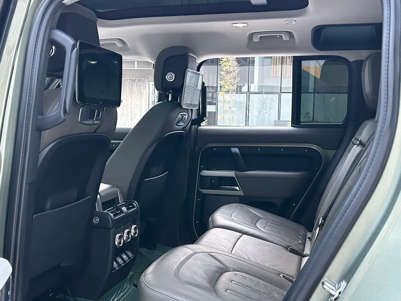 2020 LAND ROVER thumbnail 4