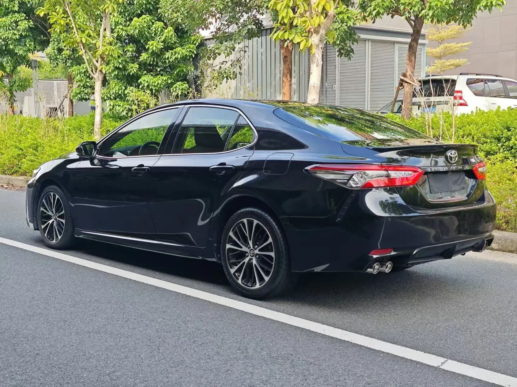2018 TOYOTA CAMRY thumbnail 4