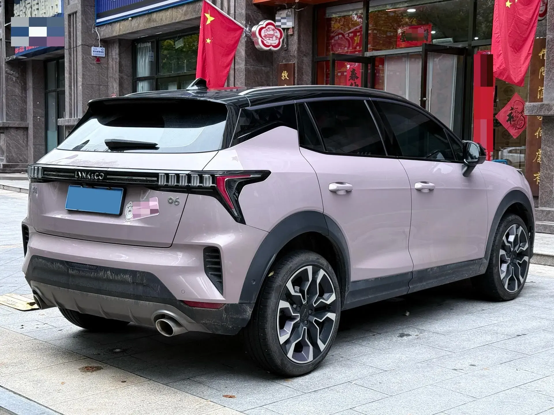 2023 LYNK&CO 06 thumbnail 3