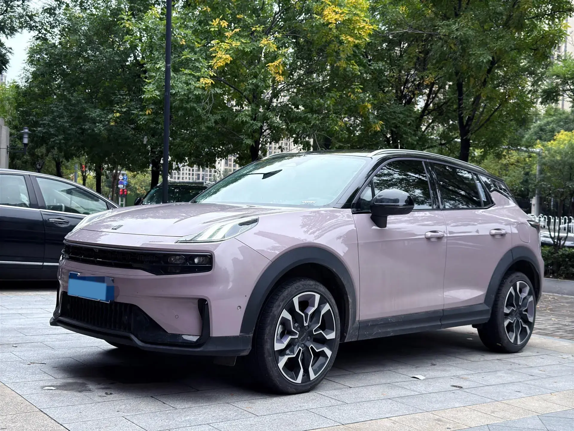 2023 LYNK&CO 06 view 1