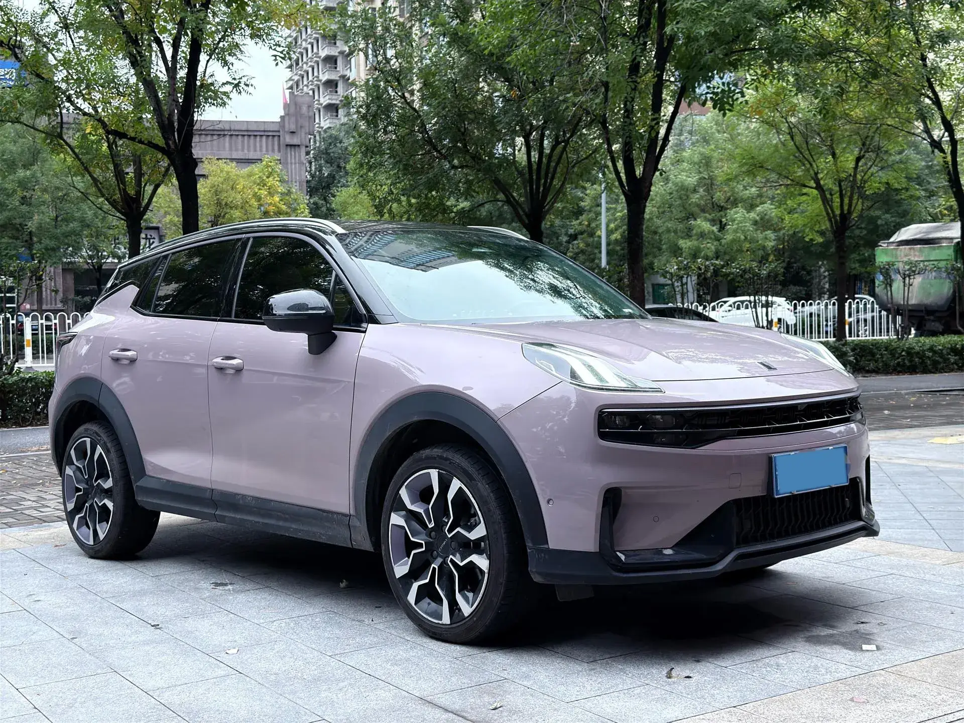 2023 LYNK&CO 06 thumbnail 2