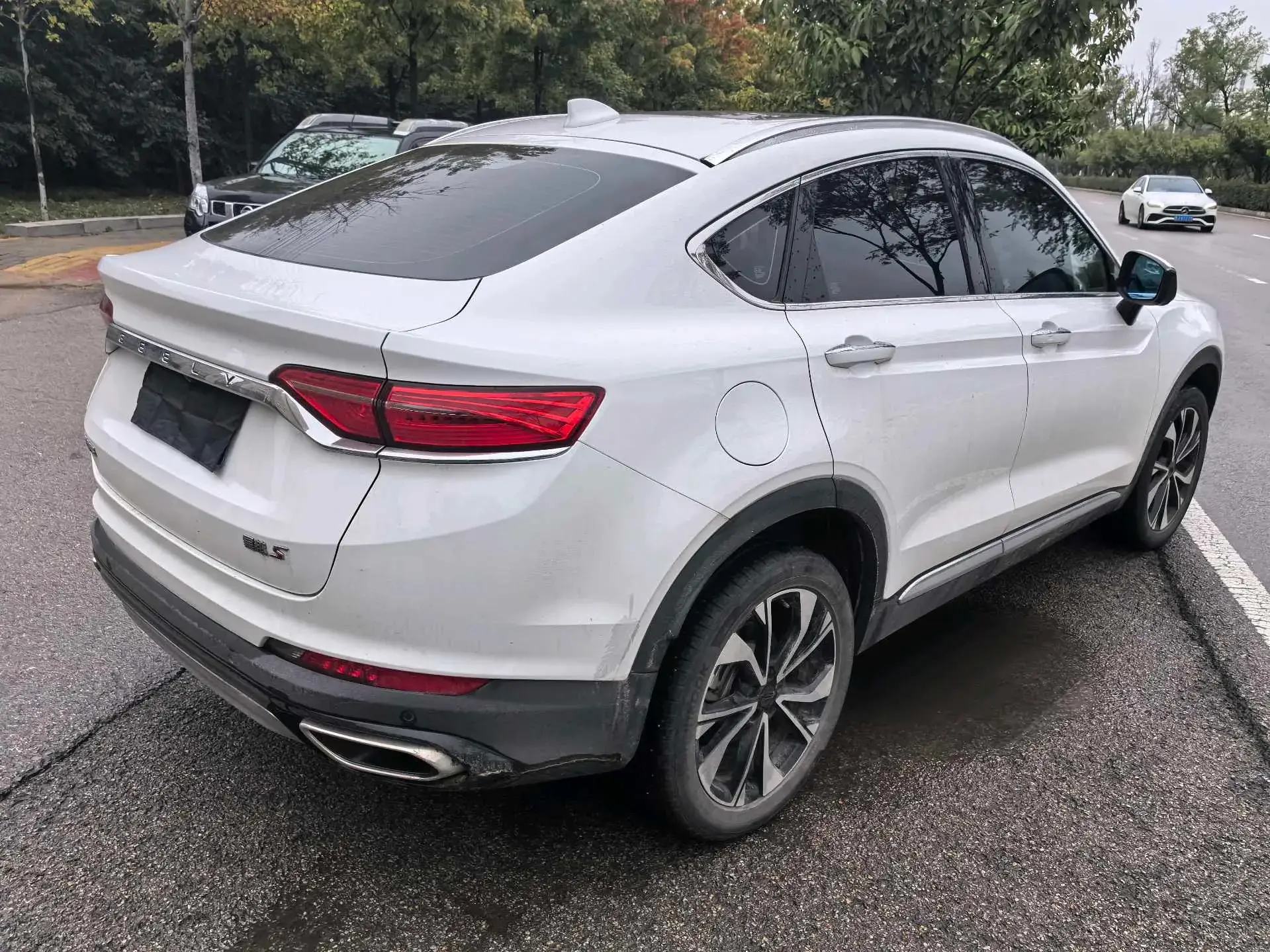 2021 GEELY TUGELLA thumbnail 3