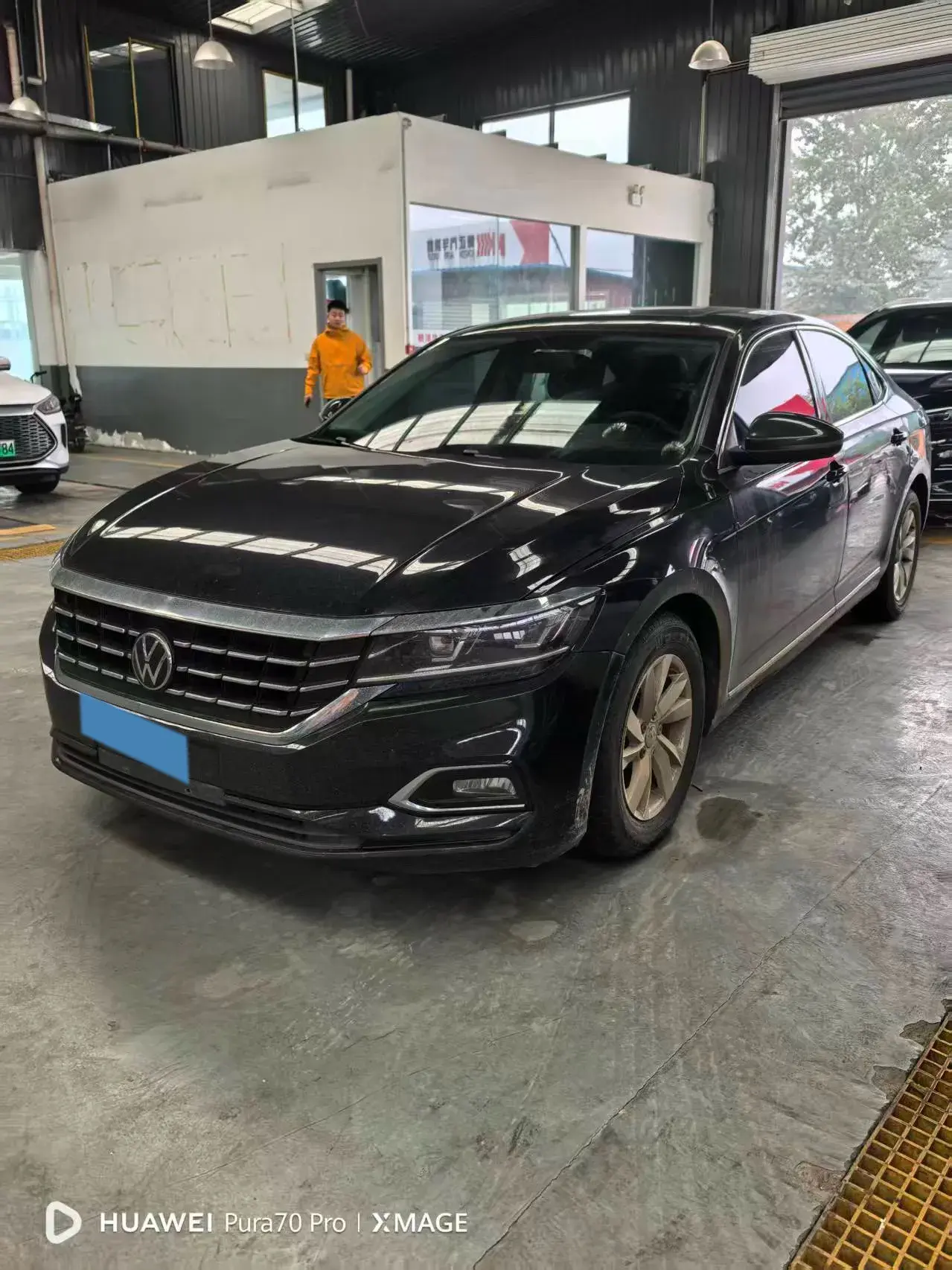 2020 VOLKSWAGEN PASSAT view 1