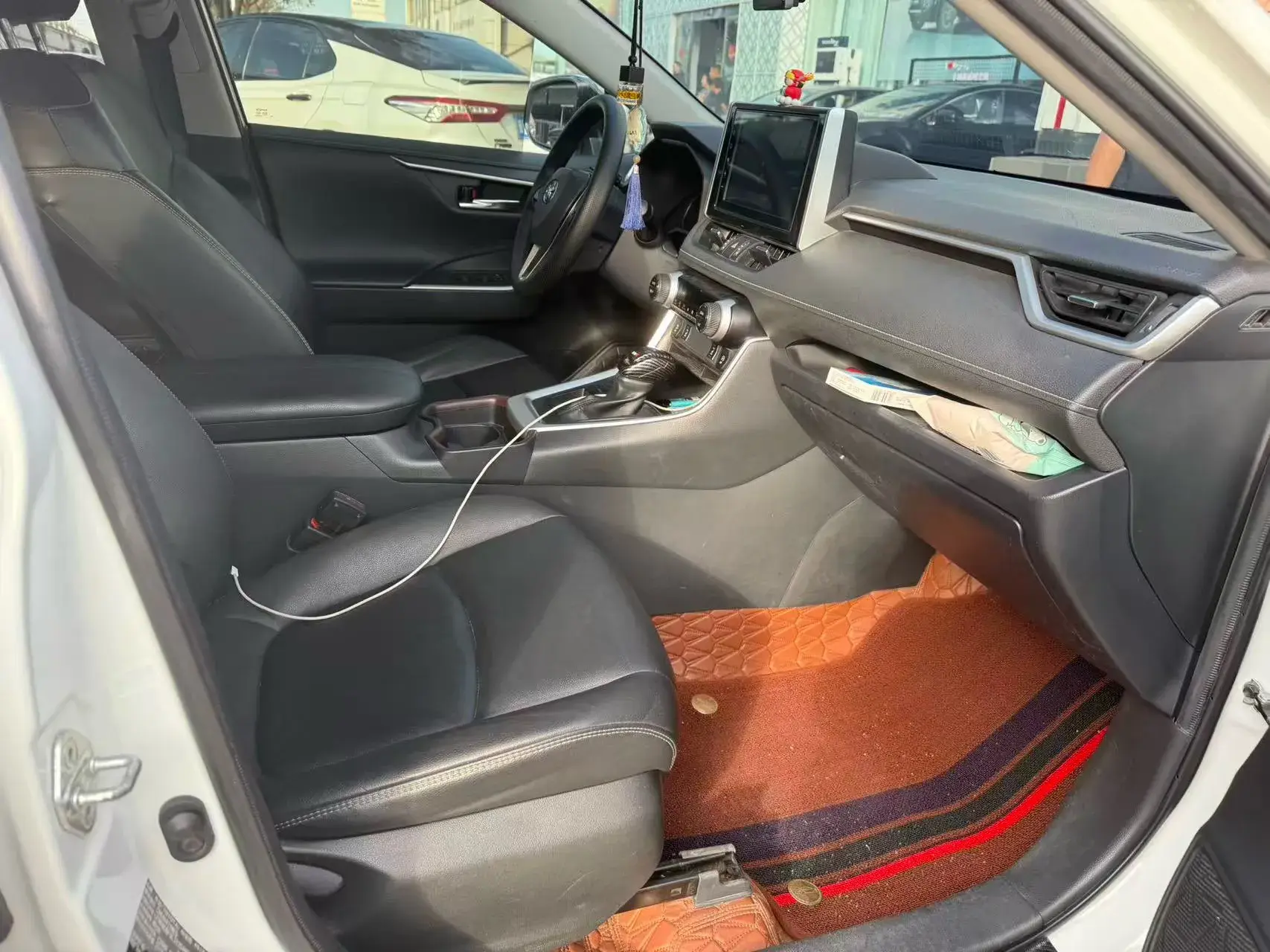 2020 TOYOTA RAV4 thumbnail 2