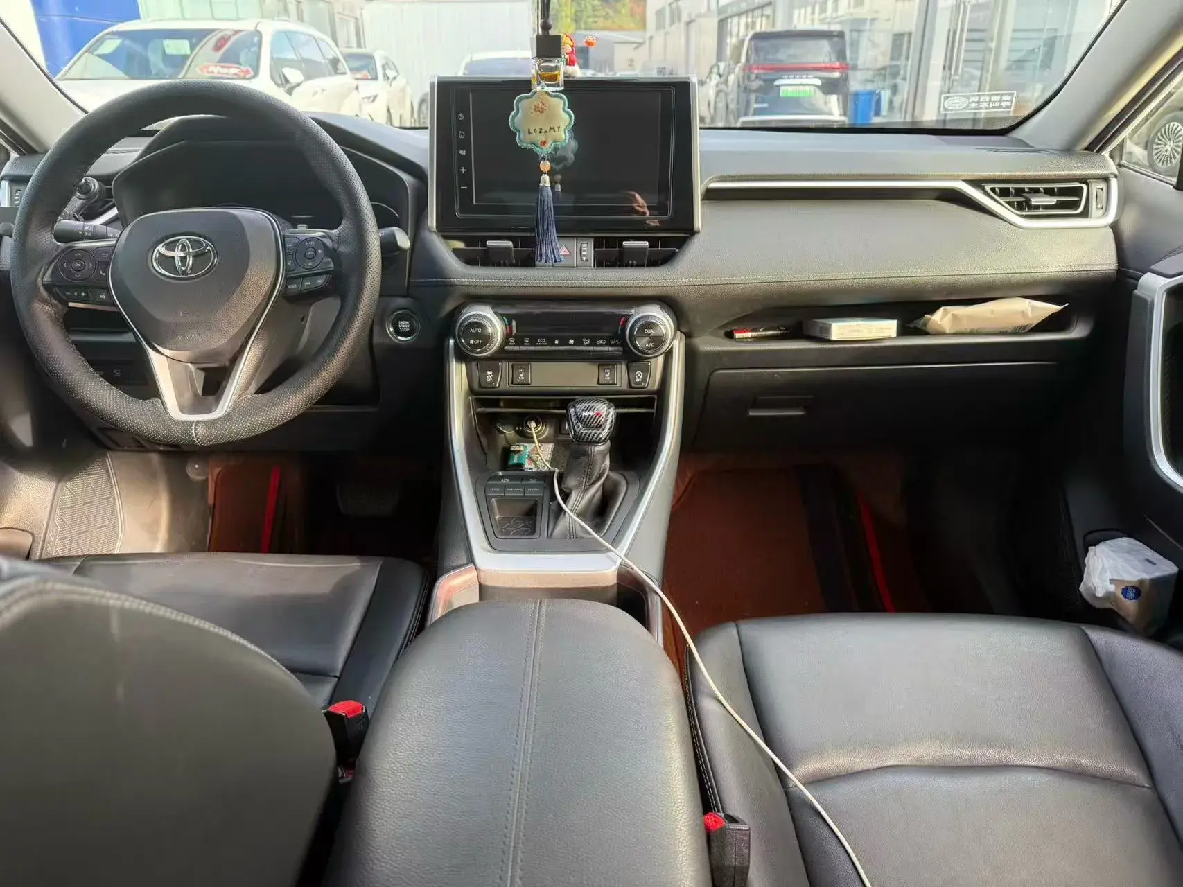 2020 TOYOTA RAV4 thumbnail 4