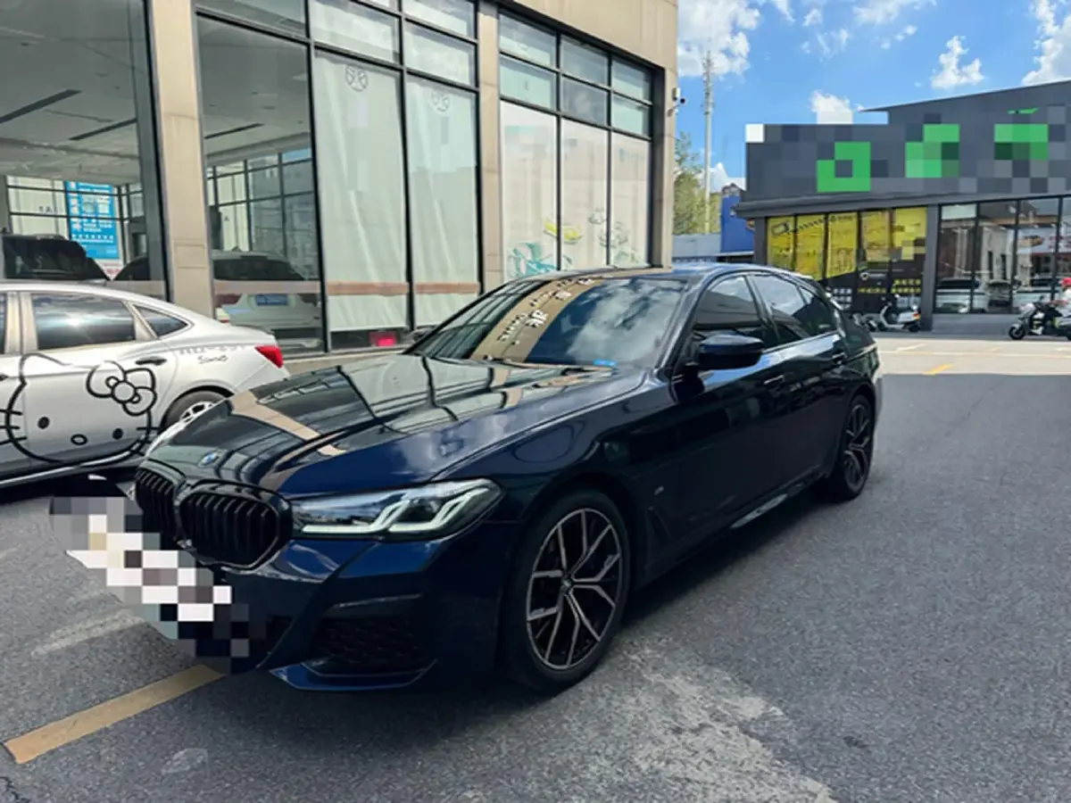2022 BMW 5 Series 3.0T 340HP L6 8AT